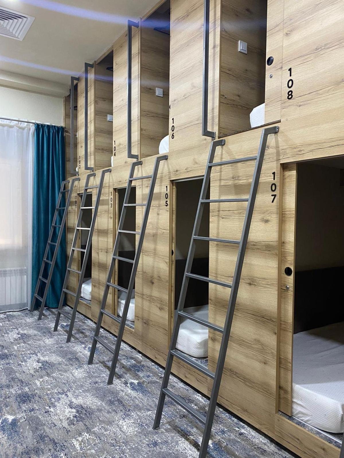 Aq Capsule Hostel Almaty Luaran gambar